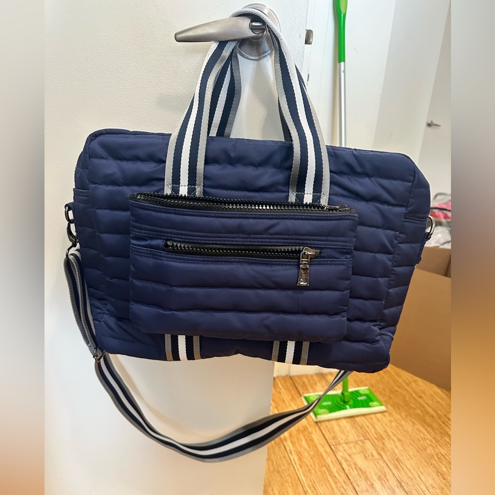 Think Royln Duffel Bag with Trolley sleeve - The Highlander